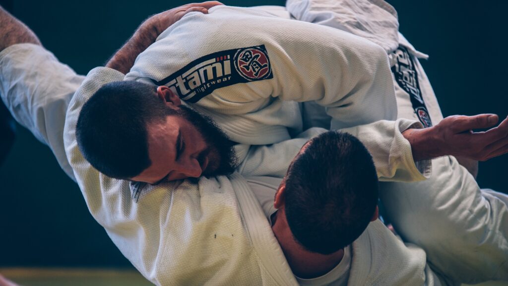 men doing jiujitsu